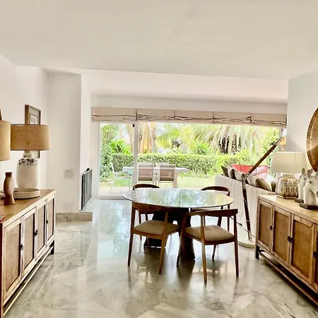 Cozy Townhouse With Sea View Holiday home Marbella