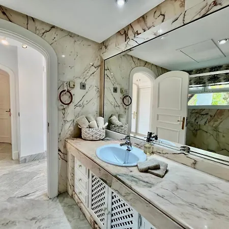 Dom wakacyjny Cozy Townhouse With Sea View *