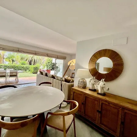 Dom wakacyjny Cozy Townhouse With Sea View Marbella