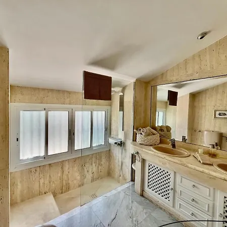 Dom wakacyjny Cozy Townhouse With Sea View