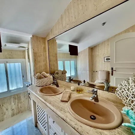 Cozy Townhouse With Sea View Holiday home